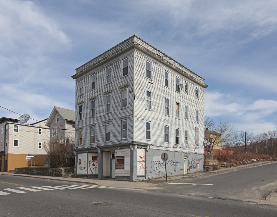 731 S Main St in Waterbury, CT - Building Photo