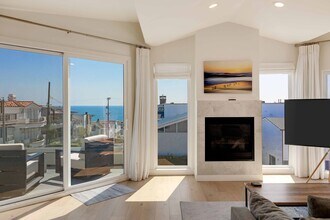 301 2nd St in Manhattan Beach, CA - Building Photo - Building Photo