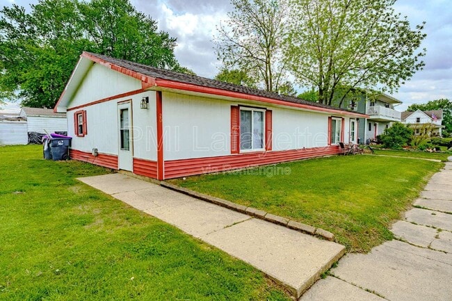 property at 204 W Oxford St
