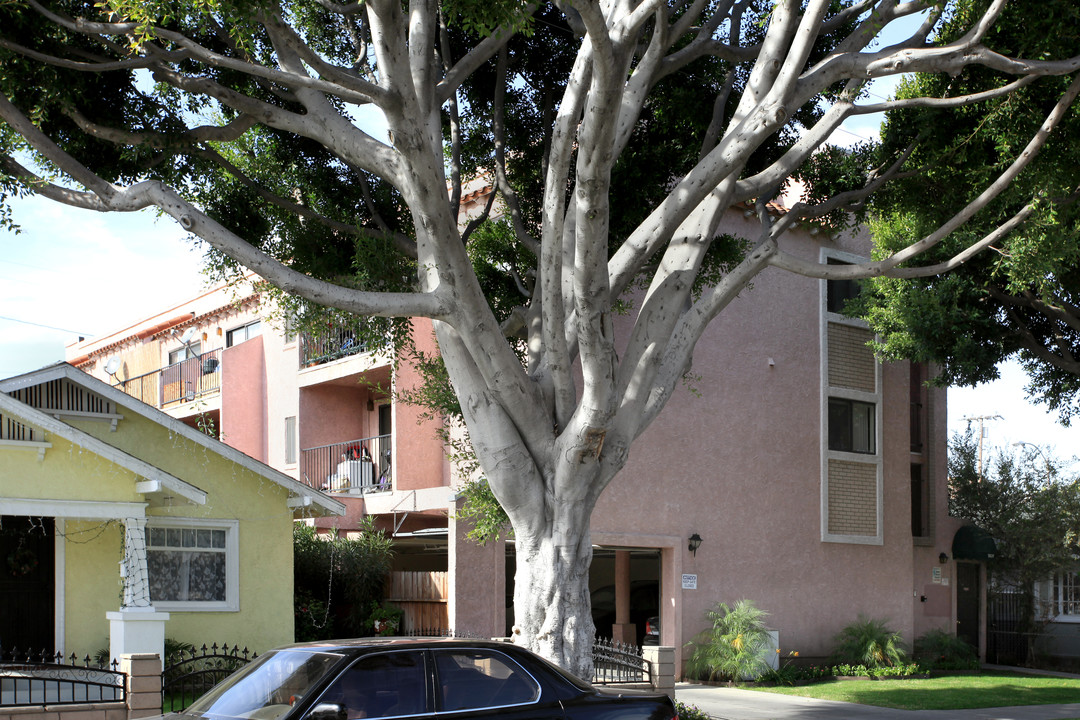 1039 Junipero Ave in Long Beach, CA - Building Photo