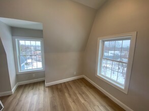 64 Holten St, Unit #401 in Danvers, MA - Building Photo - Building Photo