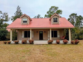 1002 N Madison St in Quitman, GA - Building Photo