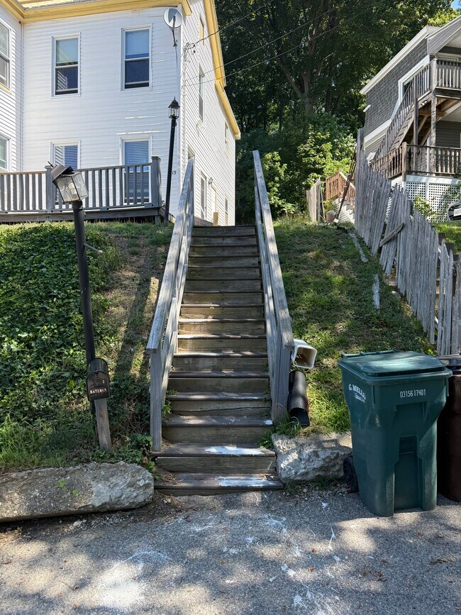 15 Atlantic Ave, Unit 1stFloor in Amesbury, MA - Building Photo - Building Photo