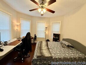 81 Hillside St, Unit 1 in Boston, MA - Foto de edificio - Building Photo