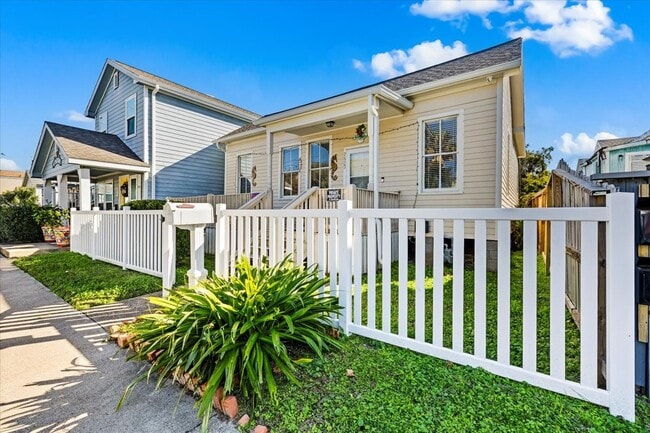 2823 Avenue Q in Galveston, TX - Foto de edificio - Building Photo