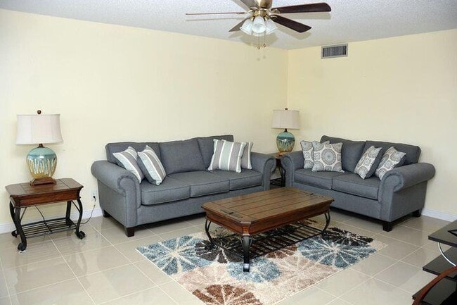 3400 Springdale Blvd in Palm Springs, FL - Building Photo - Building Photo