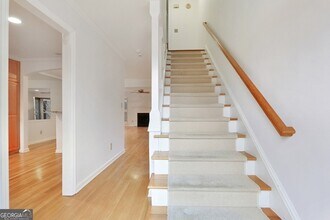 1245 S Ponce De Leon Ave NE, Unit B006 in Atlanta, GA - Building Photo - Building Photo