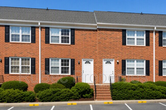 property at 913 Nottingham Dr