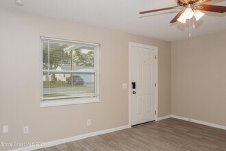 1137 Swan St in Melbourne, FL - Building Photo - Building Photo