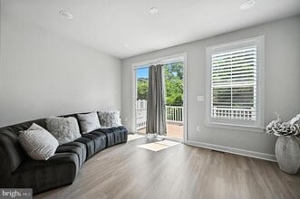 7233 Mountaineer Dr in Alexandria, VA - Building Photo - Building Photo
