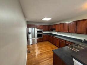 5529 McDonough Rd in Hoffman Estates, IL - Building Photo - Building Photo