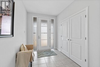 522 Anchor Cir in Ottawa, ON - Building Photo - Building Photo