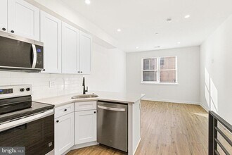 2350 Moore St in Philadelphia, PA - Building Photo - Building Photo