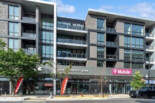 1647 N Milwaukee Ave in Chicago, IL - Building Photo