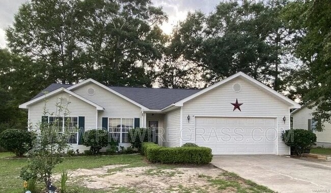 1951 Redhawk Dr in Enterprise, AL - Building Photo - Building Photo