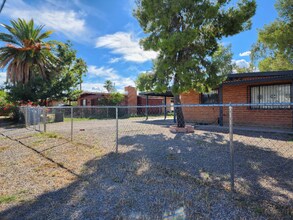 1635 N Arcadia Ave in Tucson, AZ - Foto de edificio - Building Photo