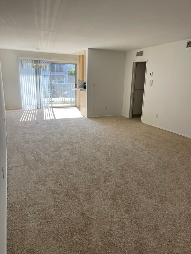 12801 Moorpark St Rentals in Studio City, CA