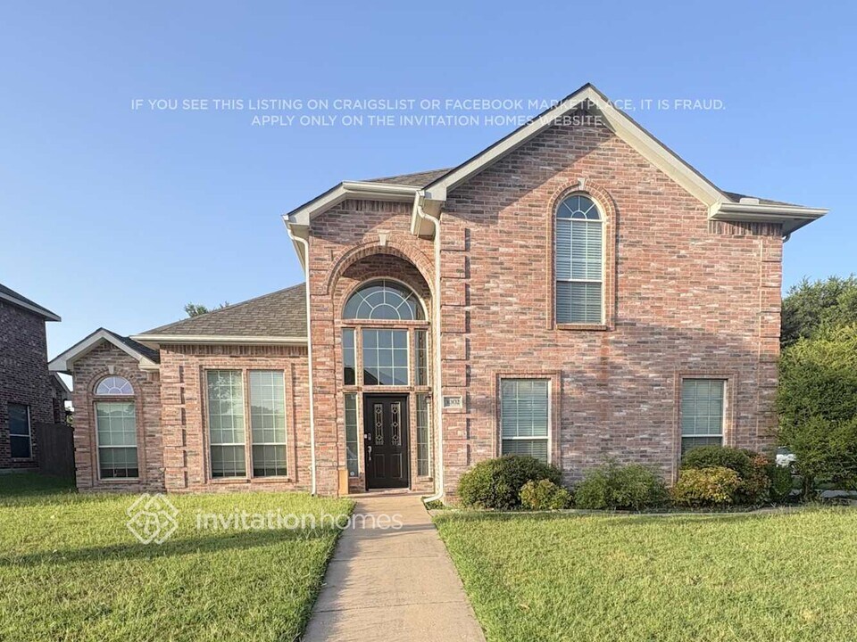 3002 Wren Ln in Midlothian, TX - Building Photo