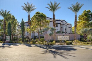 7255 W Sunset Rd in Las Vegas, NV - Building Photo