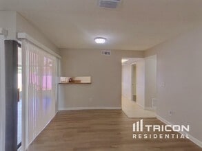 4715 Grove Point Dr in Tampa, FL - Building Photo - Building Photo