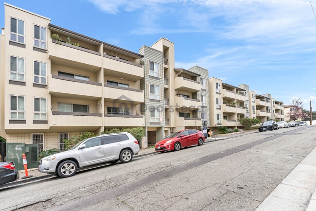 77 Fairmount Ave, Unit Apt 216 in Oakland, CA - Building Photo - Building Photo