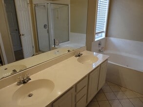911 Kirtomy Loop in Pflugerville, TX - Building Photo - Building Photo