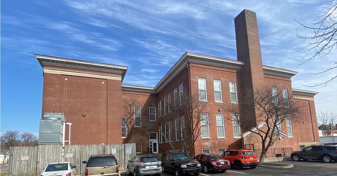 Old School Apartments in Louisville, KY - Building Photo