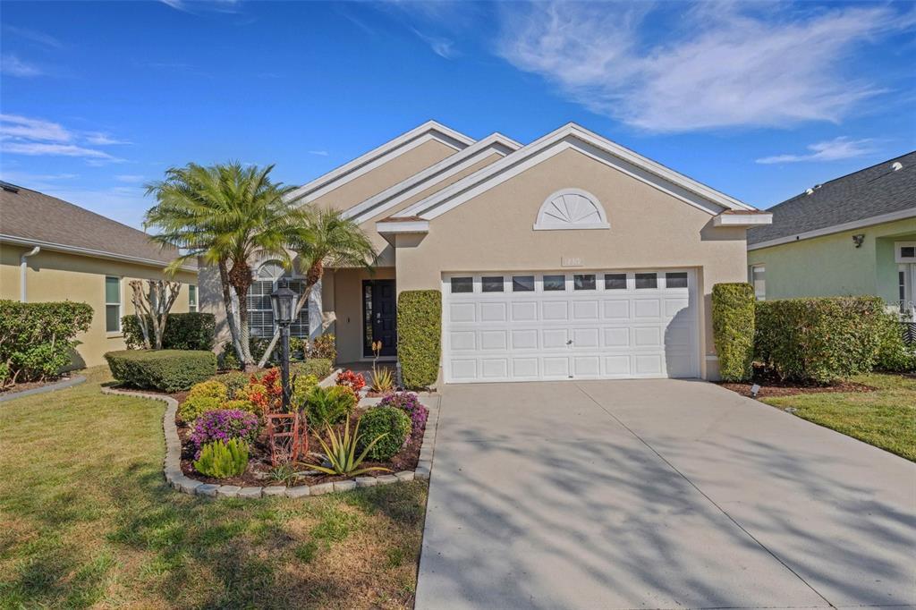 12319 Tall Pines Way in Lakewood Ranch, FL - Building Photo