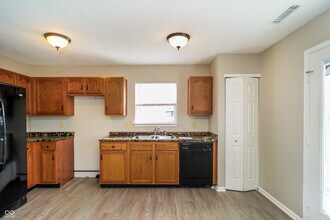 31 Snowflake Cir in Greenwood, IN - Building Photo - Building Photo