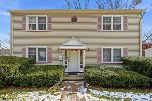 76 Mt Kemble Ave in Morristown, NJ - Building Photo - Building Photo