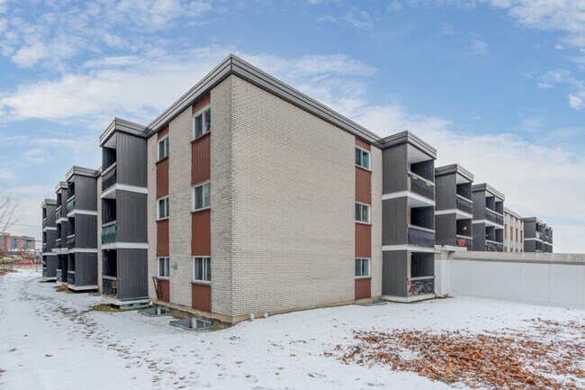 3333 - 3335 De La Monnerie