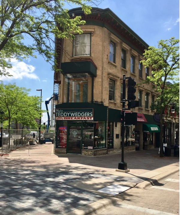 105 1/2 State Street in Madison, WI - Building Photo