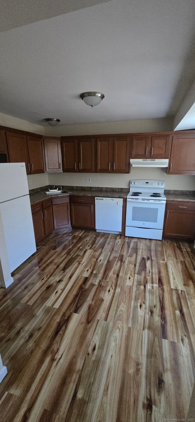 1744 Thomaston Ave in Waterbury, CT - Building Photo - Building Photo