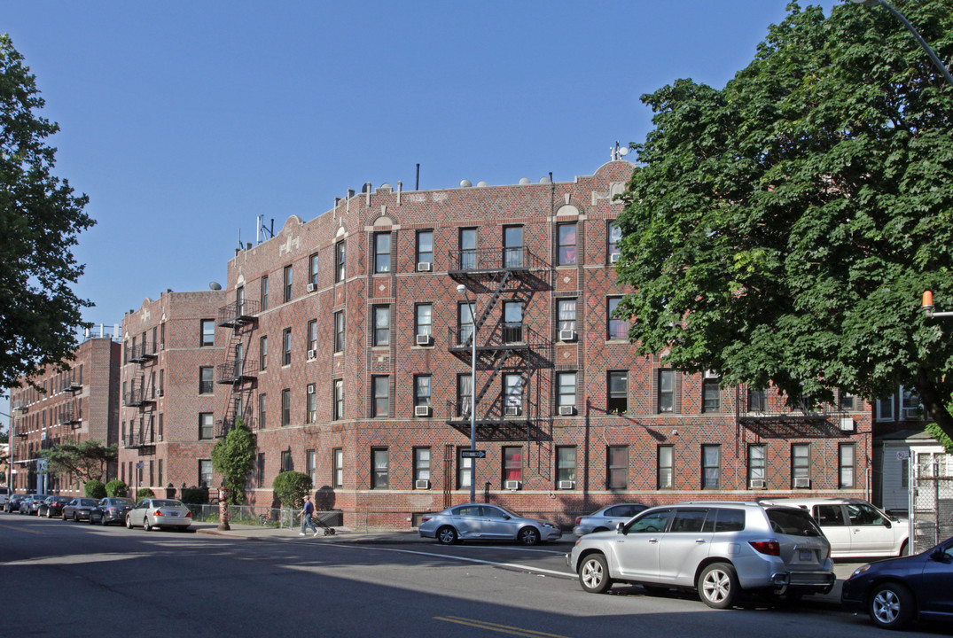 630 Dahill Rd in Brooklyn, NY - Building Photo