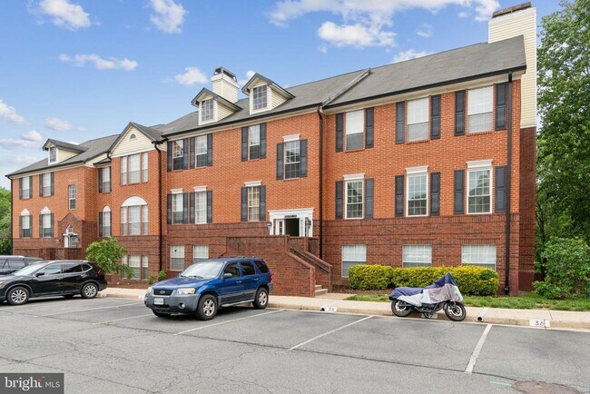 660 Gateway Dr SE in Leesburg, VA - Building Photo - Building Photo