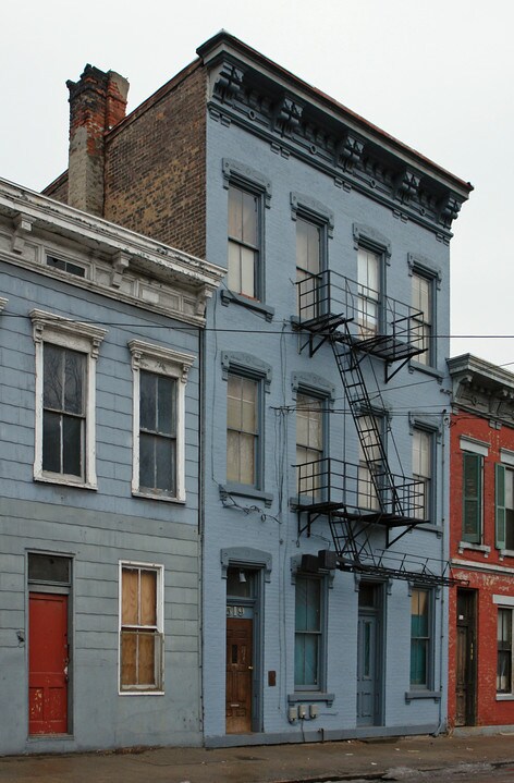 519 W McMicken Ave in Cincinnati, OH - Building Photo