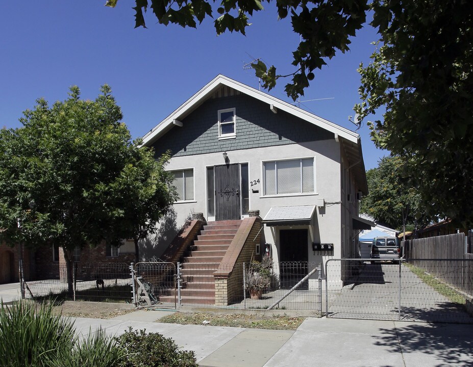 224 5th St in West Sacramento, CA - Building Photo