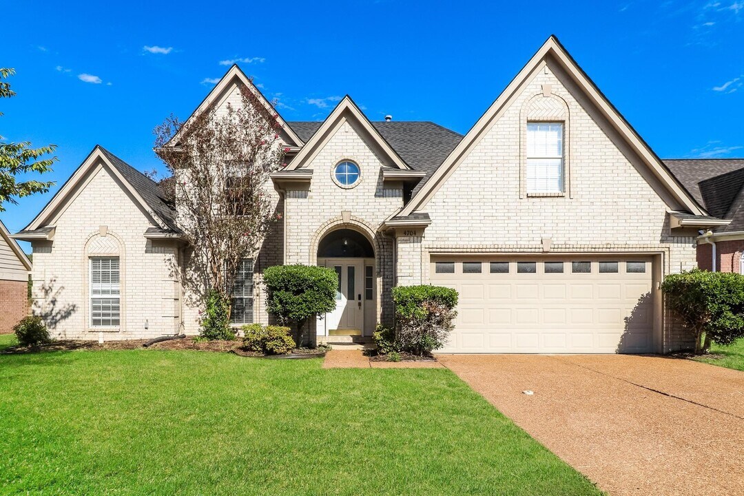 4704 Ashcroft Dr in Memphis, TN - Building Photo