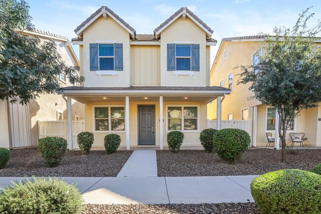 property at 3710 E Robert St