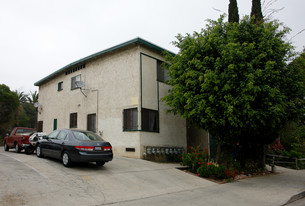 639 N Heliotrope Dr Apartments