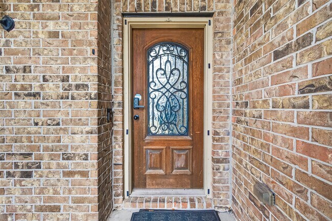 property at 5519 Jay Thrush Dr