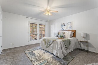 6718 Callaghan Rd in San Antonio, TX - Building Photo - Building Photo