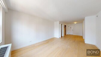 222 E 39th St in New York, NY - Building Photo