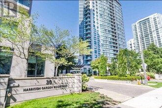 30-2130 Harrison Garden Blvd in Toronto, ON - Building Photo - Building Photo