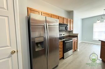 214 Spring Crossing Cir in Greer, SC - Foto de edificio - Building Photo