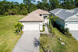 192 SE Via Sangro in Port St. Lucie, FL - Building Photo - Building Photo