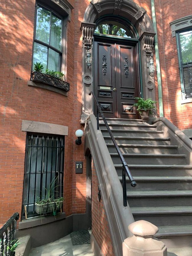 property at 4 Wellington St