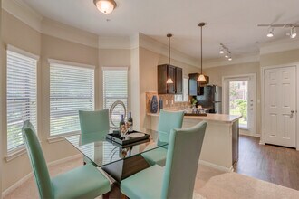 Waterstone in Spring, TX - Foto de edificio - Building Photo