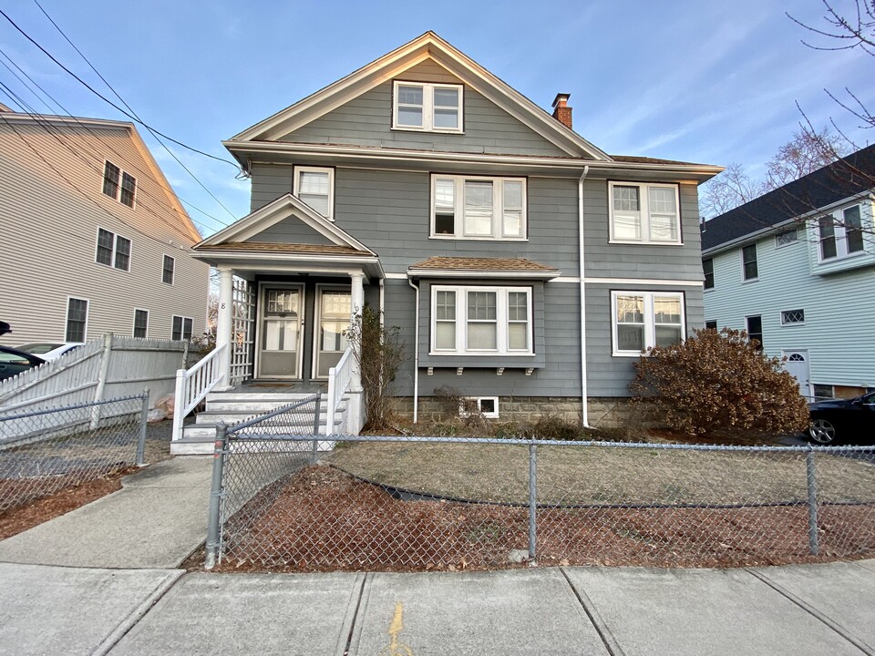 8 Margaret St, Unit 2 in Arlington, MA - Foto de edificio