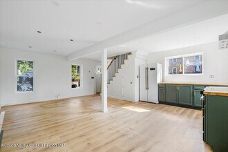 9 Dubois St in Kingston, NY - Building Photo - Building Photo